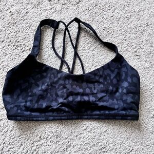 Lululemon bra size 6